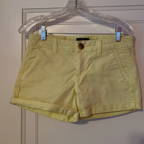 American Eagle stretch shorts size 2 yellow - Picture 1 of 1